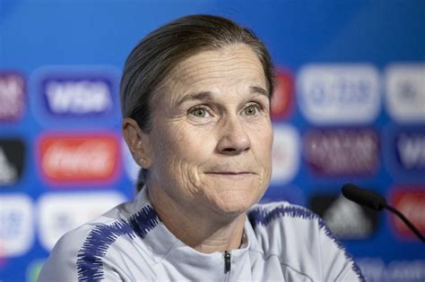 U.S. women's soccer coach to step down