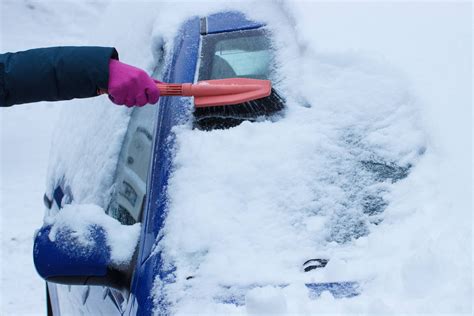 How to Remove Snow from Your Car Quickly | Reader's Digest