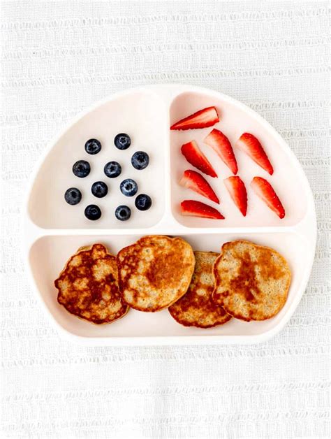 Banana Oatmeal Pancakes for Baby {Baby Cereal Pancakes}