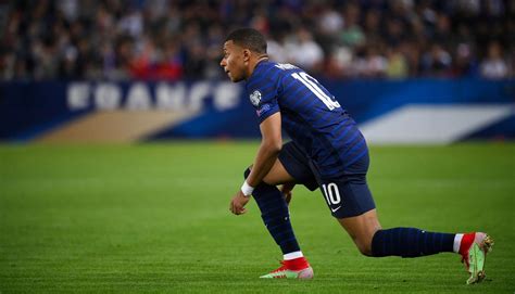 Kylian Mbappe Debuts Custom Nike Mercurial - SoccerBible