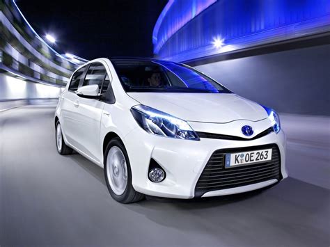 Toyota Yaris Hybrid: Preise, Video und Ausstattungensvarianten ...