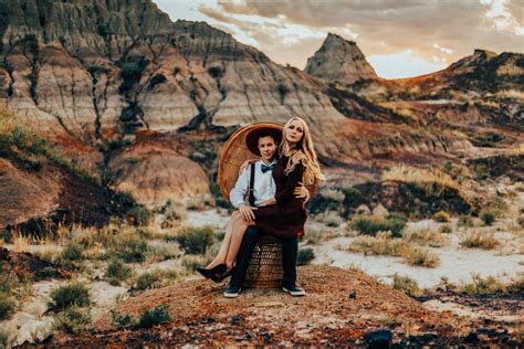 The Badlands in North Dakota | Couples Session | Jessica Heller Photography | Badlands ...