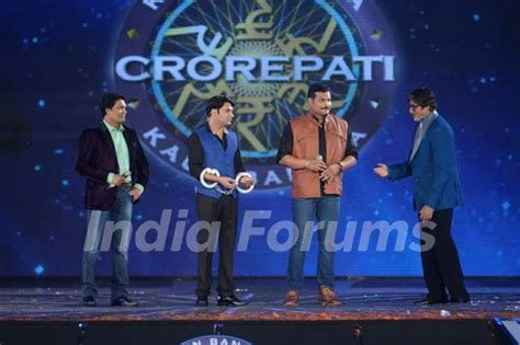 Team CID Abhijeet and Daya with Kapil Sharma and Amitabh Bachchan Photo