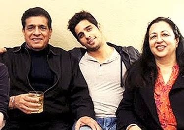 Sidharth Malhotra Family Wife Son Daughter Father Mother Marriage ...