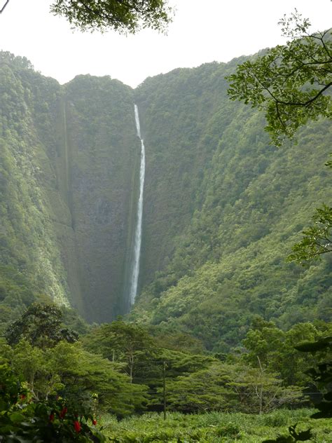 Waterfall @ Waipio Valley - "The Big Island" of Hawaï