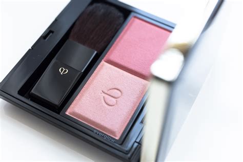 Review: Cle de Peau Beaute Powder Blush Duo in 101 | On The Everglow