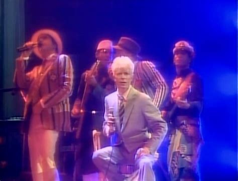 David Bowie – Golden Years (1983) David Bowie News | Celebrating the Genius of David Bowie