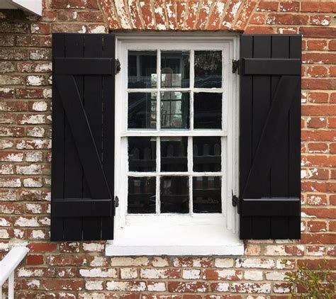 Blog about farmhouse: Black Farmhouse Window Shutters