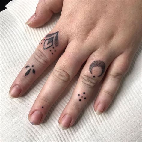 Finger Tattoo Designs: Ink For Your Digits