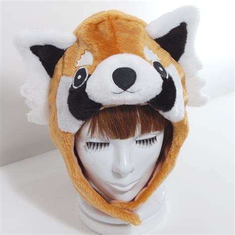 Why do I want this? I love Red Pandas and would totally rock the Red Panda Hat in the comfort of ...