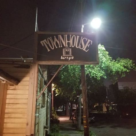 Townhouse Bar and Grill Restaurant - Emeryville, CA | OpenTable