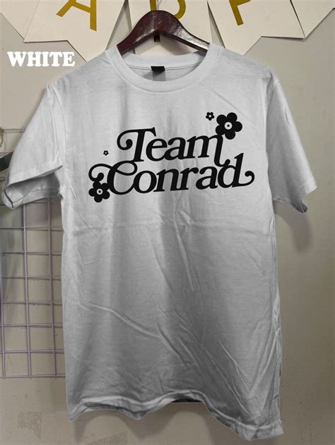 Retro Team Conrad Logo T-Shirt Team Conrad Cousins Beach Sweatshirt Vintage The Summer I Turn ...