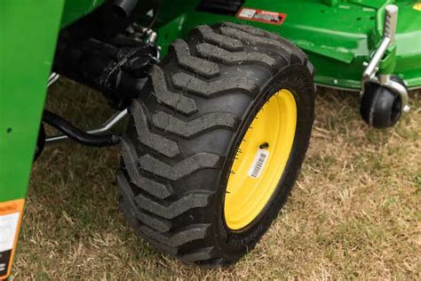 John Deere 1025R Compact Tractor Review & Specs - Igra World