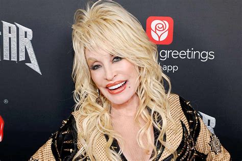 Dolly Parton Surprises Fan with Cancer to Help Finish Bucket List