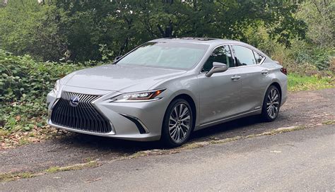 2020 Lexus ES 300h Review: A perfect powertrain fit | The Torque Report