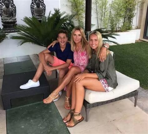 Gareth Southgate Daughter / Gareth Southgate Embraces Family After ...