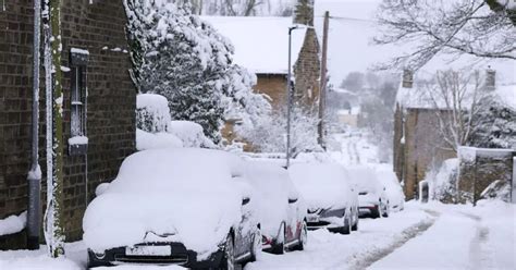 UK snow: Met Office issues amber warning as 'communities may be cut off ...