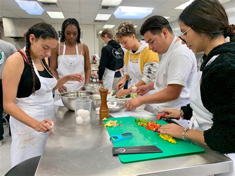 San Clemente High School culinary program sets students up for success ...