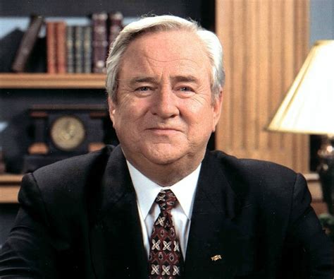 Jerry Falwell Biography - Childhood, Life Achievements & Timeline