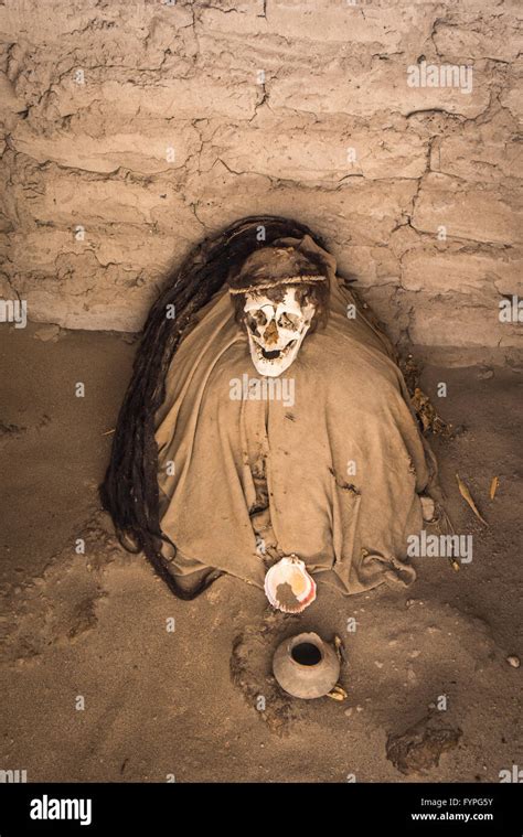 Chauchilla Cemetery with prehispanic mummies in Nazca desert, Peru Stock Photo - Alamy