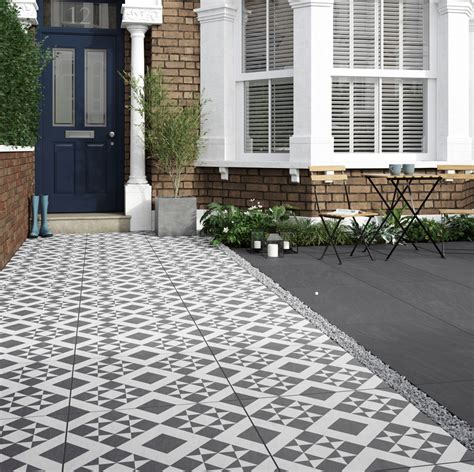 Pattern made possible outdoors with new additions to Verona’s Al Fresco tile collection