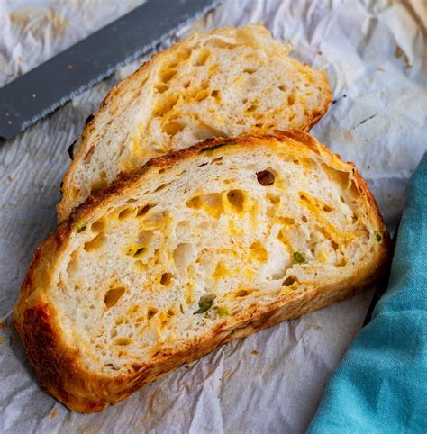 Jalapeno Cheddar Dutch Oven Bread (no knead!) - The Chunky Chef