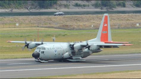 USAF Lockheed C-130 Skis [83-0490] landing in PDX - YouTube