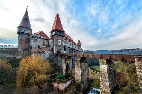 Romania Castle: Legends, Photos, Visitor Information