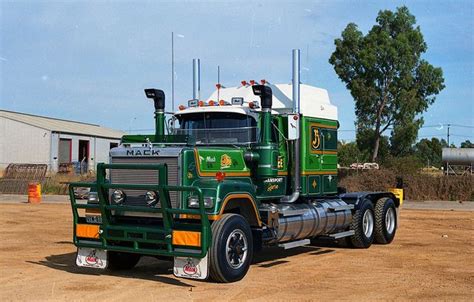 MACK Superliner MkII. | Mack trucks, Big rig trucks, Classic trucks