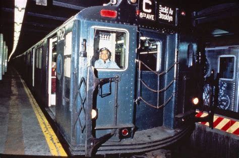 37 Rare and Beautiful Images of the NYC Subway in the 1980s | Nyc subway, New york graffiti, New ...