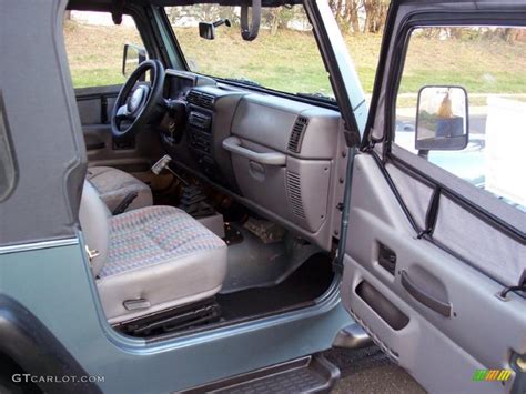 1997 Jeep Wrangler Sport 4x4 interior Photo #40967076 | GTCarLot.com