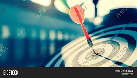 Bullseye Dart Board Image & Photo (Free Trial) | Bigstock