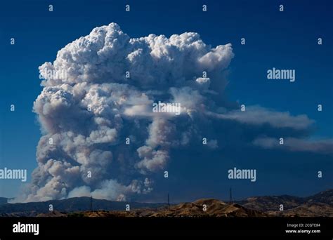 Lake Fire located near Castaic Lake, California, smoke creating weather ...