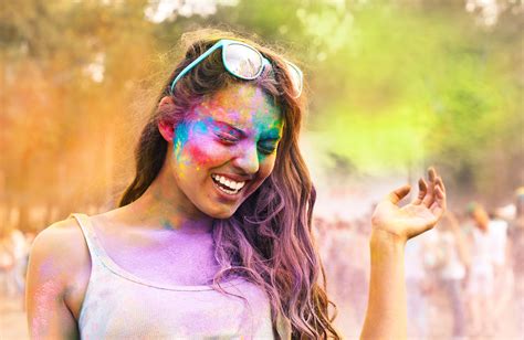 Holi Powder Photography: Tips And Tricks For Taking Amazing Pictures - febria men