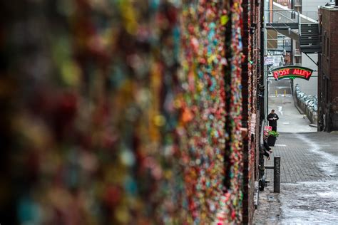 Art That Sticks: The Strange Beauty of the Seattle Gum Wall – The Vale Magazine