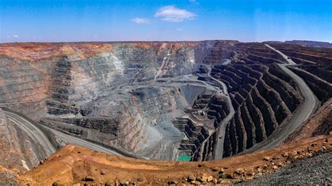 Take a tour of the Super Pit: The largest open-pit gold mine in Australia - CNET