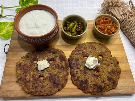 Maharashtrian Thalipeeth Recipe | Easy Thalipeeth in 20 mins