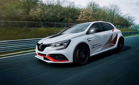 El nuevo Renault Mégane RS Trophy-R entra en escena con un récord en Nürburgring - Motor.es