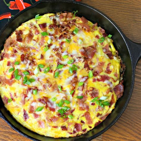 Cheesy Bacon-Sausage-Egg-Hash Brown Skillet | Recipe in 2020 | Cheesy bacon, Recipes, Sausage ...