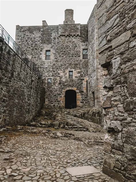 6 Blackness Castle Outlander Locations To Visit - Explore Fort William!