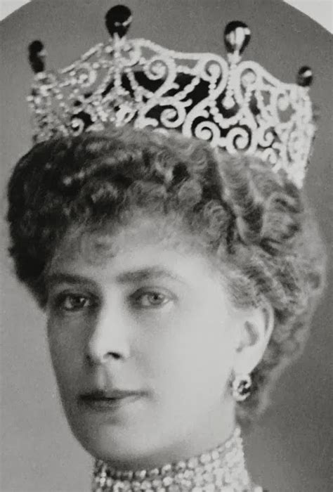 Tiara Mania: Queen Mary of the United Kingdom's Delhi Durbar Tiara