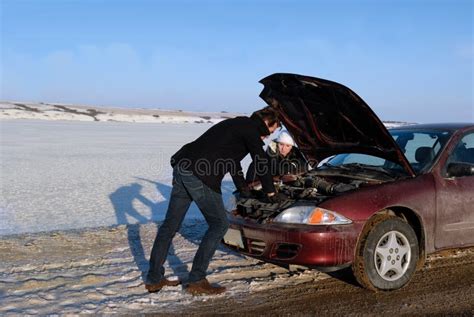 Broken Down Car on Side of Road Stock Image - Image of winter, cold: 18757989