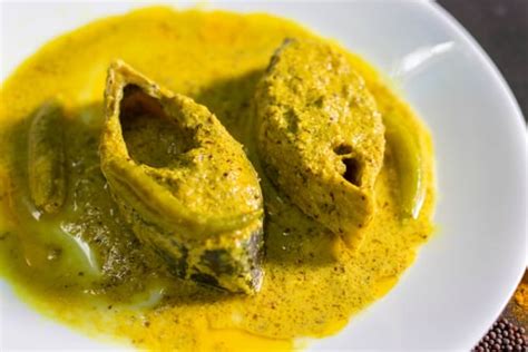 Hilsa Fish Curry Recipe - How to Cook Hilsa Fish Curry With Yogurt ...