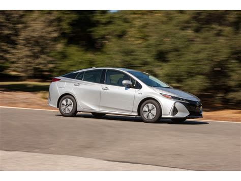 2020 Toyota Prius Prime Pictures: | U.S. News