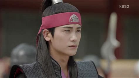 Hwarang: The Poet Warrior Youth (2016)