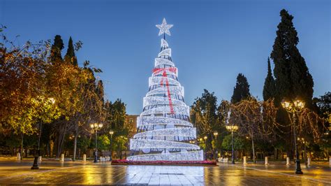 Boats and Bread: A Guide to Greek Christmas Traditions