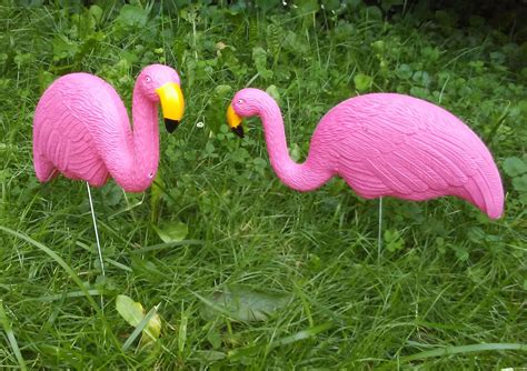 Pair Pink Flamingo Yard Art Garden Decorations Plastic Set of 2 New #HawaiianLuau #TikiParty # ...