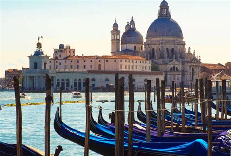 Enchanting Venice: Gondola Tour, flavors and colors of La Serenissima