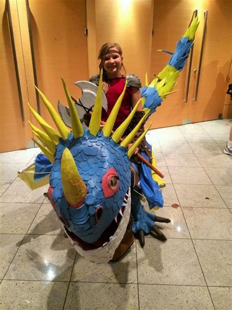 Astrid and Stormfly at #DragonCon #HowtoTrainYourDragon via https://www.facebook.com/photo.php ...