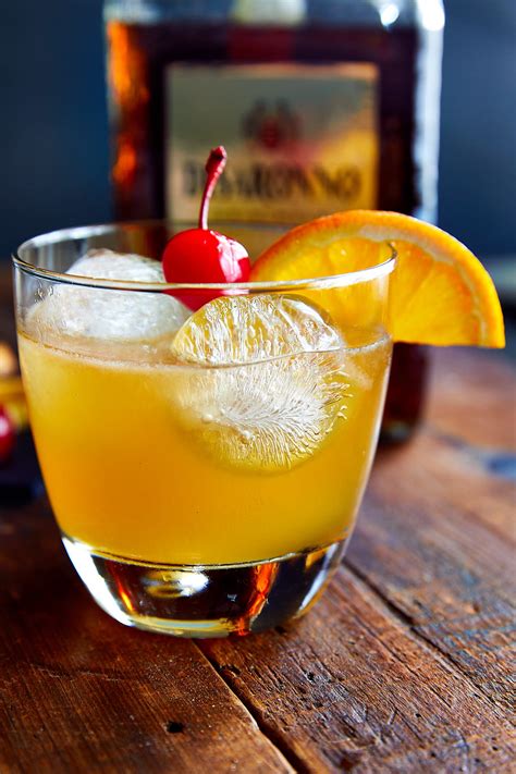 Amaretto Sour - Craving Tasty